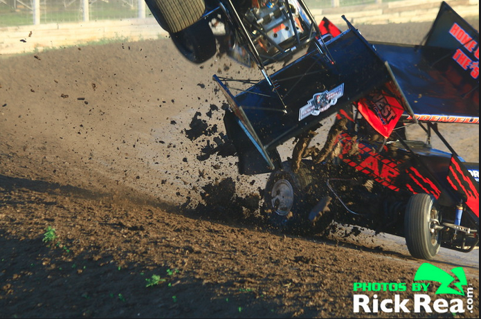 Dusty Zomer Buffalo Wild Wings Outlaw Sprint Car Crash at River Cities Speedway photo by Rick Rea